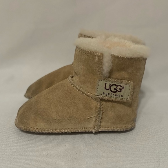 Ugg baby suede shearling velcro closure boots 6-12 month (medium) EUC - Picture 1 of 6